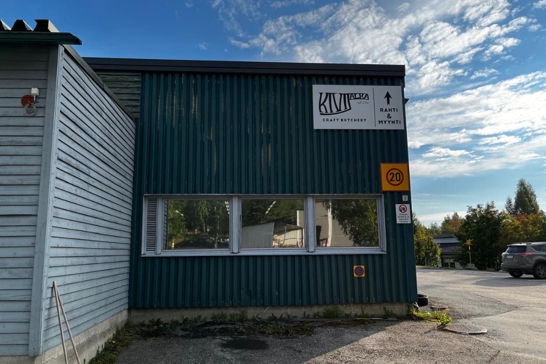 saarijarvi-ulkoverhouksen-maalaus-03